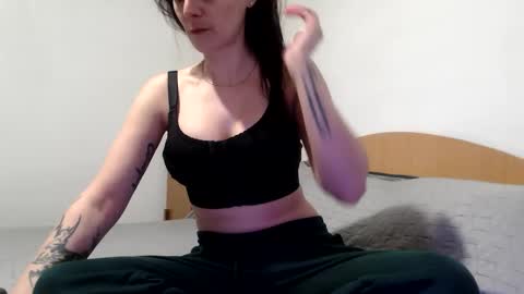 Snapshot of britneydivine chatting on 02.09.26 Britney online show from 02.09.26