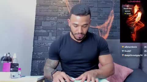 Snapshot of brock_hurn chatting on 10.25.25 brock_hurn online show from 10.25.25