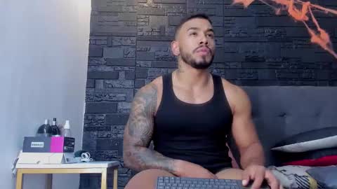 Snapshot of brock_hurn chatting on 10.31.25 brock_hurn online show from 10.31.25