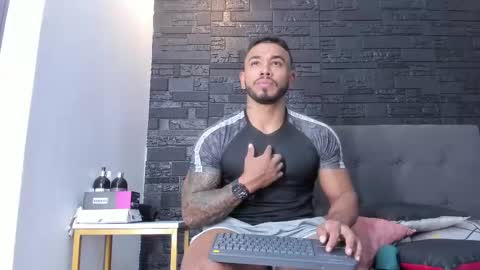 Snapshot of brock_hurn chatting on 11.02.25 brock_hurn online show from 11.02.25