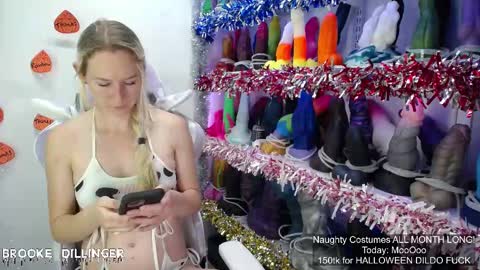 Brooke1993 online show from 10.24.25