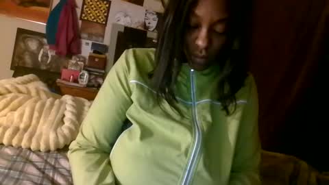 Snapshot of brooklyninfinity chatting on 10.28.25 brooklyninfinity online show from 10.28.25