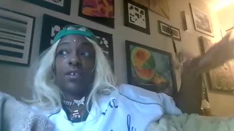 Snapshot of brooklyninfinity chatting on 11.19.25 brooklyninfinity online show from 11.19.25