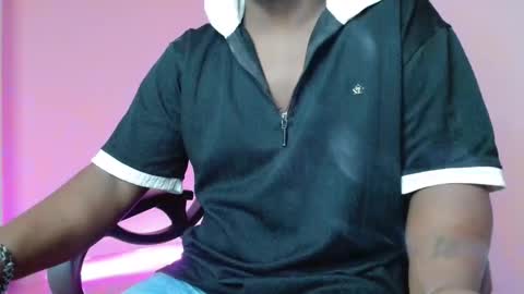 Snapshot of brown_king_00 chatting on 11.15.25 brown_king_00 online show from 11.15.25