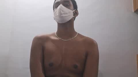 Snapshot of brownguy2505 chatting on 12.21.25 brownguy2505 online show from 12.21.25