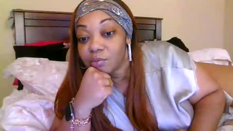 brownroundrenee online show from 10.09.25