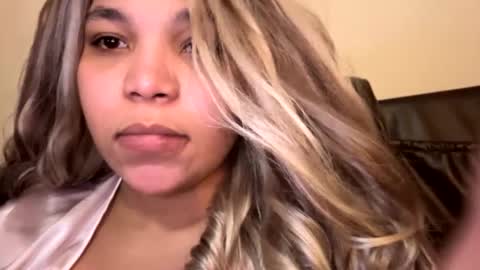 Snapshot of brownsugar0910 chatting on 01.22.25 EtherealLilac online show from 01.22.25