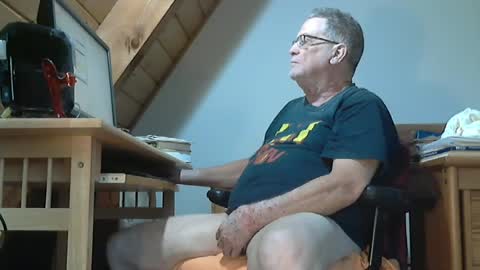 Snapshot of brubar chatting on 07.22.26 brubar online show from 07.22.26