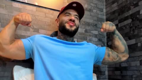 Snapshot of brucedallas chatting on 01.07.26 brucedallas online show from 01.07.26