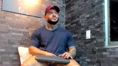 Snapshot of brucedallas chatting on 02.20.26 brucedallas online show from 02.20.26