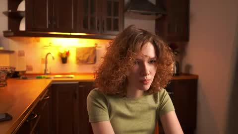 Tess online show from 04.18.26