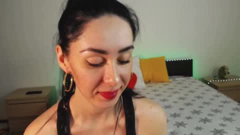 Snapshot of brunettgirl_ chatting on 02.11.25 Ellis online show from 02.11.25