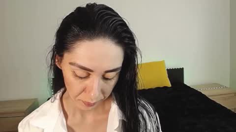 Snapshot of brunettgirl_ chatting on 03.12.25 Ellis online show from 03.12.25