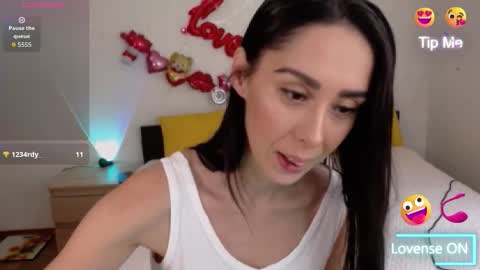 Snapshot of brunettgirl_ chatting on 10.25.25 Ellis online show from 10.25.25