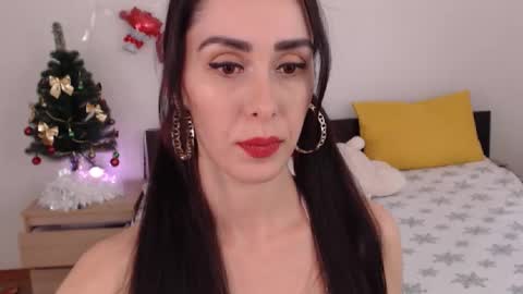 Snapshot of brunettgirl_ chatting on 12.17.25 Ellis online show from 12.17.25