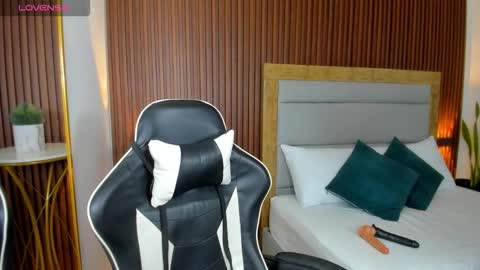 B R U N A online show from 12.19.25