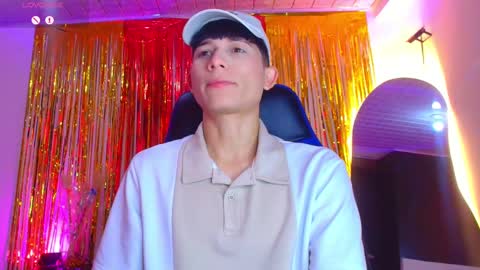 Snapshot of bryam_hot chatting on 10.04.25 BRYAM INDEPENDENT MODEL online show from 10.04.25