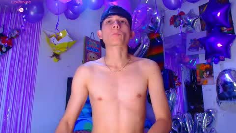 Snapshot of bryam_hot chatting on 10.10.25 BRYAM INDEPENDENT MODEL online show from 10.10.25