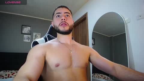 Snapshot of bryan_oficials chatting on 12.15.24 bryan_oficials online show from 12.15.24