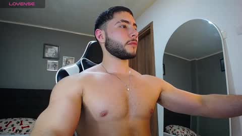 Snapshot of bryan_oficials chatting on 12.19.24 bryan_oficials online show from 12.19.24