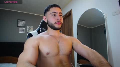 Snapshot of bryan_oficials chatting on 12.22.24 bryan_oficials online show from 12.22.24