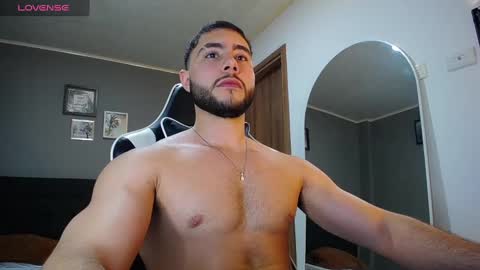 Snapshot of bryan_oficials chatting on 12.23.24 bryan_oficials online show from 12.23.24