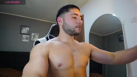 Snapshot of bryan_oficials chatting on 01.05.25 bryan_oficials online show from 01.05.25