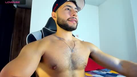 Snapshot of bryan_oficials chatting on 10.04.25 bryan_oficials online show from 10.04.25