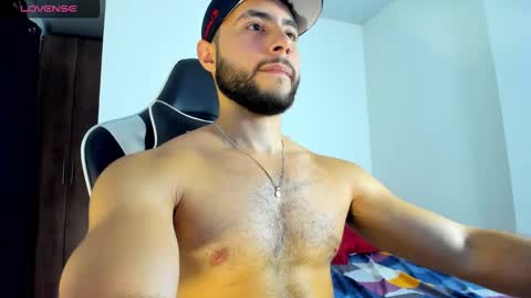 Snapshot of bryan_oficials chatting on 10.08.25 bryan_oficials online show from 10.08.25