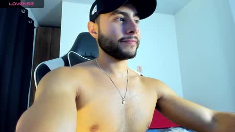 Snapshot of bryan_oficials chatting on 10.13.25 bryan_oficials online show from 10.13.25