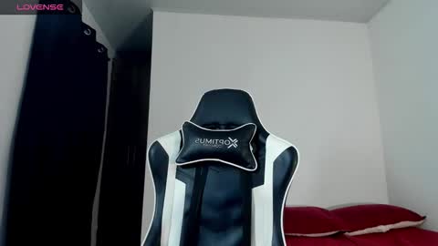 Snapshot of bryan_oficials chatting on 12.02.25 bryan_oficials online show from 12.02.25