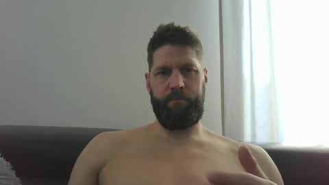 bubblebee1982 online show from 02.16.25