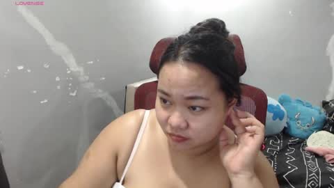 Snapshot of bubblebuttpinay chatting on 07.12.26 Sunshine online show from 07.12.26