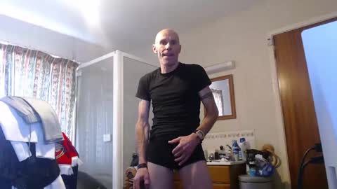 Snapshot of buck70 chatting on 04.05.26 buck70 online show from 04.05.26