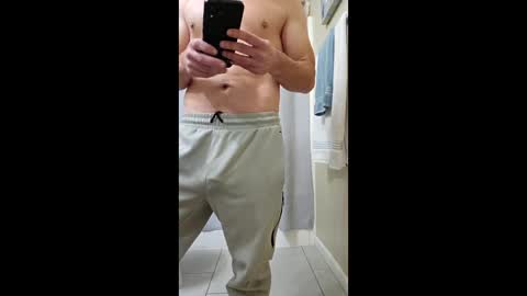 Snapshot of buckwildbrad37 chatting on 12.04.25 buckwildbrad37 online show from 12.04.25