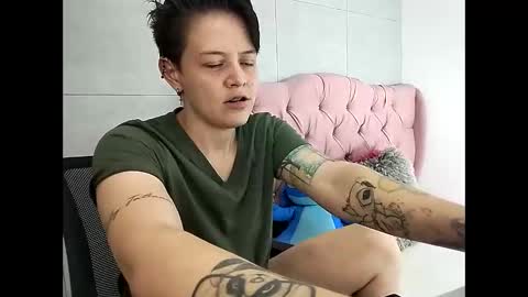 Snapshot of bug2025 chatting on 10.30.25 bug2025 online show from 10.30.25