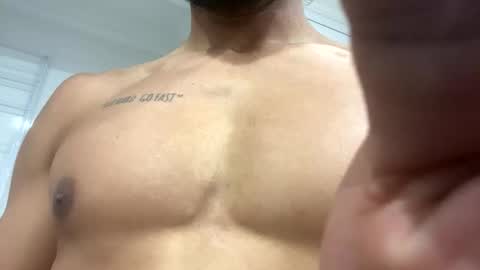 Snapshot of bulaboy27 chatting on 01.16.25 meaty man online show from 01.16.25