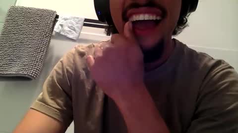 Snapshot of bulaboy27 chatting on 11.17.25 meaty man online show from 11.17.25