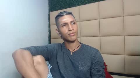 Snapshot of bull_cam chatting on 09.12.25 bull_cam online show from 09.12.25