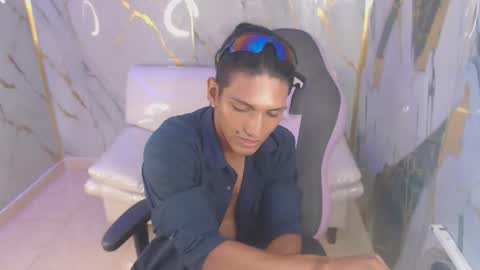 Snapshot of bull_cam chatting on 10.03.25 bull_cam online show from 10.03.25