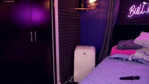 Bunny and The Rock online show from 02.14.26