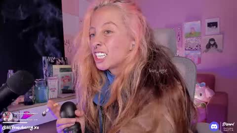 Snapshot of bun_nyx chatting on 10.02.25        online show from 10.02.25