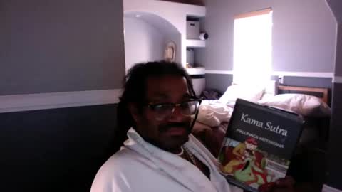 Bungalow Entertainment online show from 10.19.25