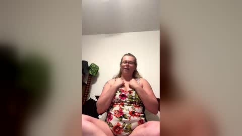 Snapshot of bunniejean chatting on 05.12.26 bunniejean online show from 05.12.26
