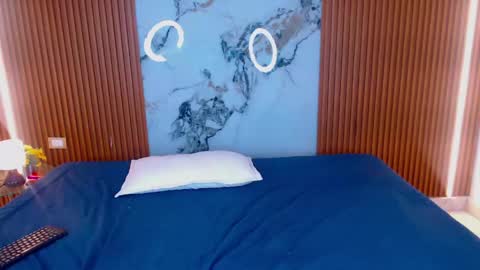 Rossi Hill online show from 04.17.26