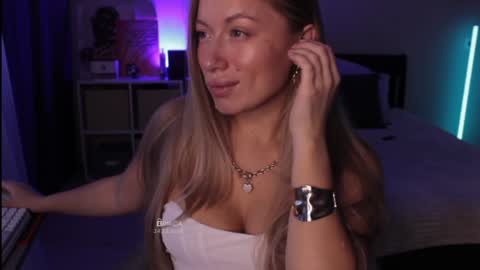 B U N N Y online show from 12.14.24