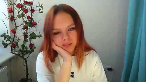 Snapshot of bunnybloom_ chatting on 09.25.25 Ariel online show from 09.25.25