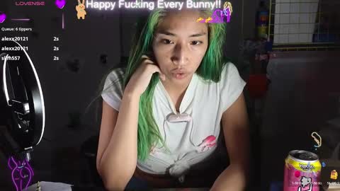 Snapshot of bunnycheekz chatting on 01.31.25 Tokki bunny online show from 01.31.25