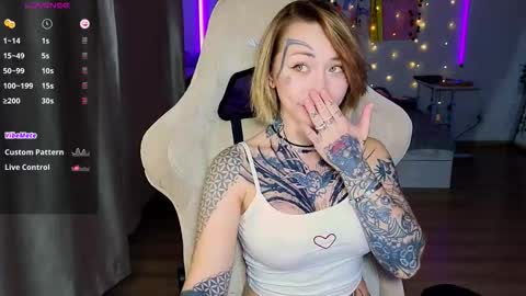 bunnykelly online show from 10.23.25