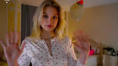 Snapshot of burnletitallburn chatting on 09.14.25 Jessica online show from 09.14.25